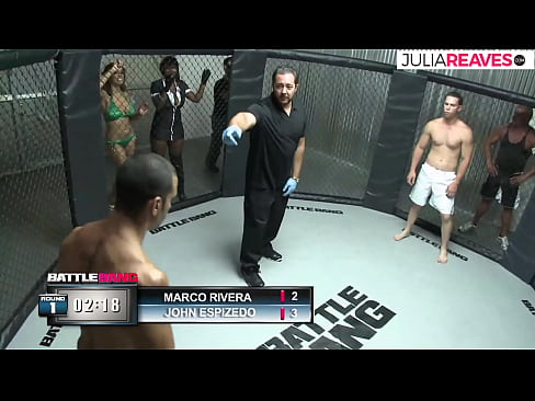 ❤️ Ultimate Fighter ቀለበቱ ውስጥ ከተጣላ በኋላ አንዲት ቁጥር ሴትን ትበዳለች። በፖርኖ %am.niceporn-tv.ru ❌️